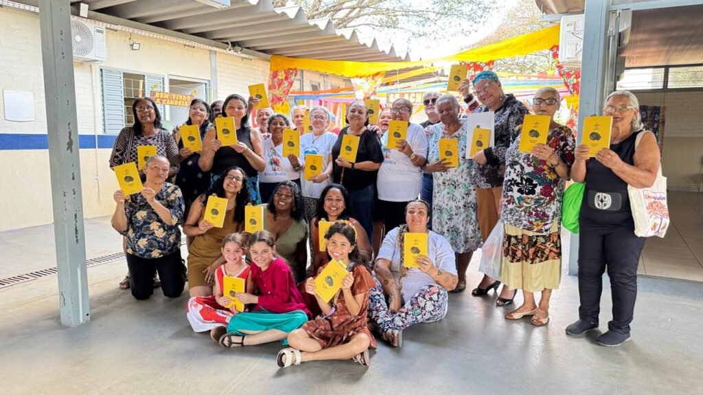 Cerca de 50 pessoas idosas participaram do sarau literário promovido pelo Centro de Convivência e Fortalecimento de Vínculos (Cecon) de Brazlândia | Fotos: Divulgação